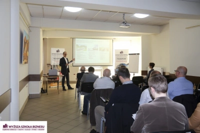 ilustracja aktualności: Seminarium „Rozwój kultury bezpieczeństwa w polskim transporcie szynowym w oparciu o doświadczenia europejskie”