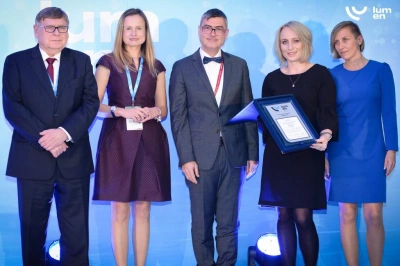 ilustracja aktualności: Wyższa Szkoła Biznesu w Dąbrowie Górniczej z wyróżnieniem w konkursie LUMEN 2017