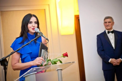 ilustracja aktualności: Rektor Wyższej Szkoły Biznesu w Dąbrowie Górniczej nagrodzona "Pierścieniem Saturna"