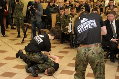 ilustracja aktualności: Pokazy, inscenizacje i warsztaty - VII-lecie Centrum Bezpieczeństwa i Edukacji Służb Mundurowych WSB