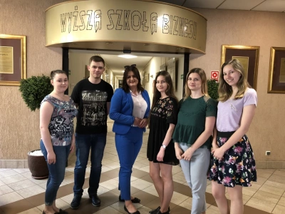 ilustracja aktualności: Studenci Akademii WSB w ścisłej czołówce ogólnopolskiego konkursu "Przedsiębiorczość, Finanse i Zarządzanie"