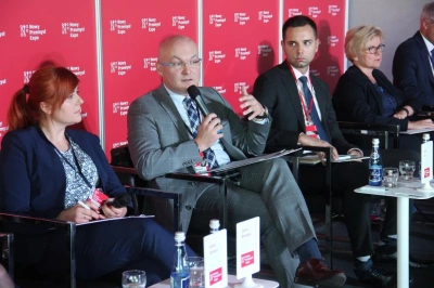 ilustracja aktualności: Eksperci Akademii WSB podczas kongresu Nowy Przemysł Expo
