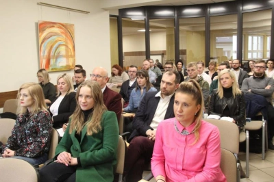 ilustracja aktualności: Jak budować relacje i motywować pracowników online? Spotkanie w ramach TNOIK