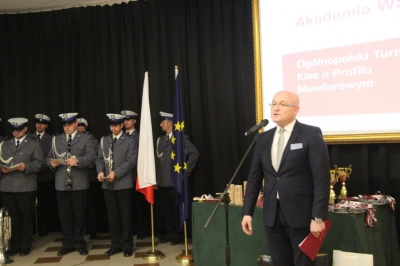 ilustracja aktualności: Błoto, lodowata woda, drut kolczasty, czyli VIII Ogólnopolski Turniej Klas o Profilu Mundurowym 