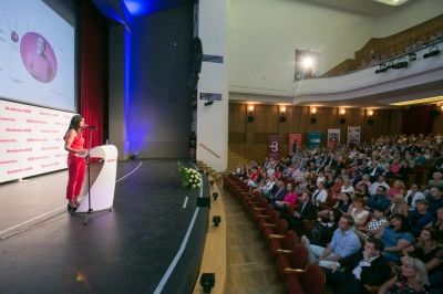 ilustracja aktualności:  Duma, radość i wzruszenie – Gala Akademicka zakończenia studiów podyplomowych