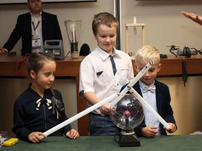 ilustracja aktualności: Dąbrowski Uniwersytet Dziecięcy - dołącz do nas!