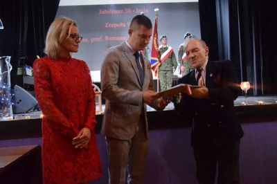 ilustracja aktualności: Jubileusz Zespołu Szkół im. prof. R. Gostkowskiego w Łazach