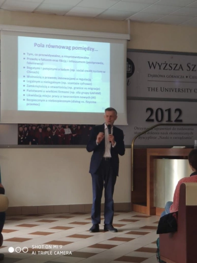 ilustracja aktualności: Spotkanie doktorantów z dr hab. Andrzejem Zybertowiczem, prof. UMK 