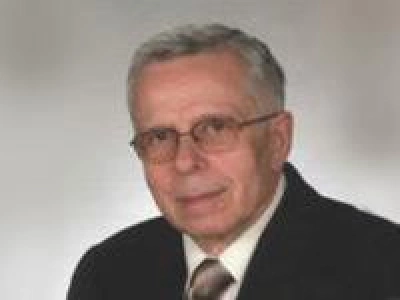 ilustracja aktualności: Rozmowa z ekonomistą prof. zw. drem hab. dr h. c. Franciszkiem Piontkiem – profesorem zwyczajnym w Katedrze Zarządzania AWSB 