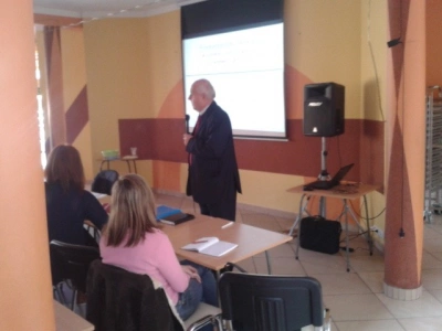 ilustracja aktualności:  Pierwszy wykład w ramach projektu pt. „Rozwój współpracy naukowo-dydaktycznej uczelni wyższych w Euroregionie Beskidy”  już za nami!