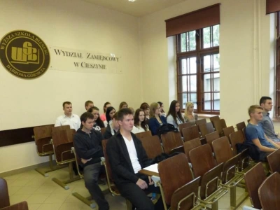 ilustracja aktualności: Studenci studiów stacjonarnych I stopnia rozpoczęli naukę