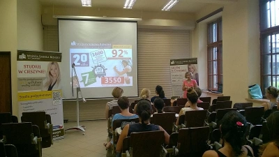 ilustracja aktualności: WSB pomaga młodym mamom