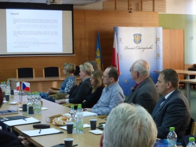 ilustracja aktualności: Nowy program kształcenia Wyższej Szkoły Biznesu w Dąbrowie Górniczej „Gospodarka niskooemisyjna i zarządzanie energią”