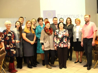 ilustracja aktualności: Wiedza bez barier dla Polaków z Litwy, Łotwy i Czech. 