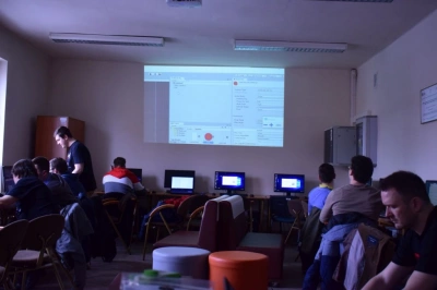 ilustracja aktualności: F44 Red Game Jam w murach Akademii WSB