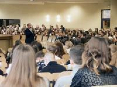 ilustracja aktualności: „Baczyński w WSB” – licealiści z Olkusza wzięli udział w warsztatach