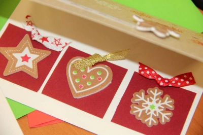 ilustracja aktualności: Kolorowe, błyszczące, pełne serca - Bożonarodzeniowe Kartki Senior&oacute;w UTW