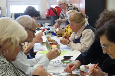 ilustracja aktualności: Warsztaty z kraszenia pisanek w UTW AWSB