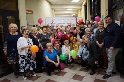 ilustracja aktualności: Jak się bawić.. to na całego :) Potańc&oacute;wka UTW