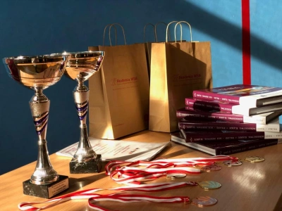 ilustracja aktualności: Międzypokoleniowy Turniej Brydża UTW Akademii WSB - Częstochowa g&oacute;rą!