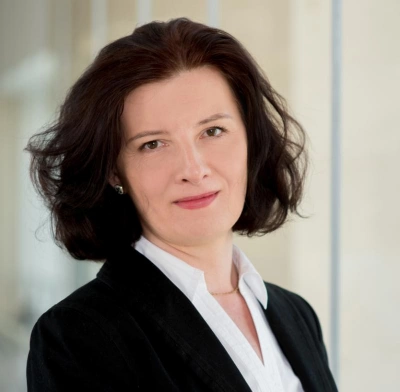 ilustracja aktualności: Dr. Judit Oláh uzyskuje tytuł naukowy DSc