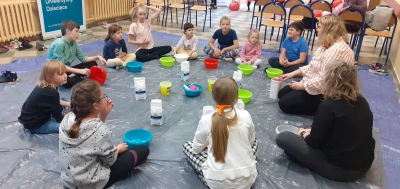 ilustracja aktualności: Warsztaty z sensoplastyki w ramach Uniwersytetu Dziecięcego w Żywcu