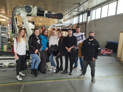 ilustracja aktualności: Wizyta studyjna studentów krakowskiej filii AWSB w Showroom Fabryka Przyszłości w firmie Astor