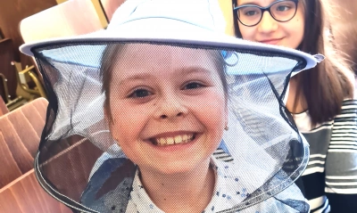 ilustracja aktualności: Co w ulu bzyczy? - warsztaty o pszczołach Cieszyńskiego Uniwersytetu Dziecięcego