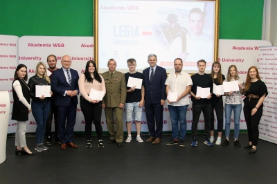 ilustracja aktualności: Wręczenie kart powołań studentom Akademii WSB 